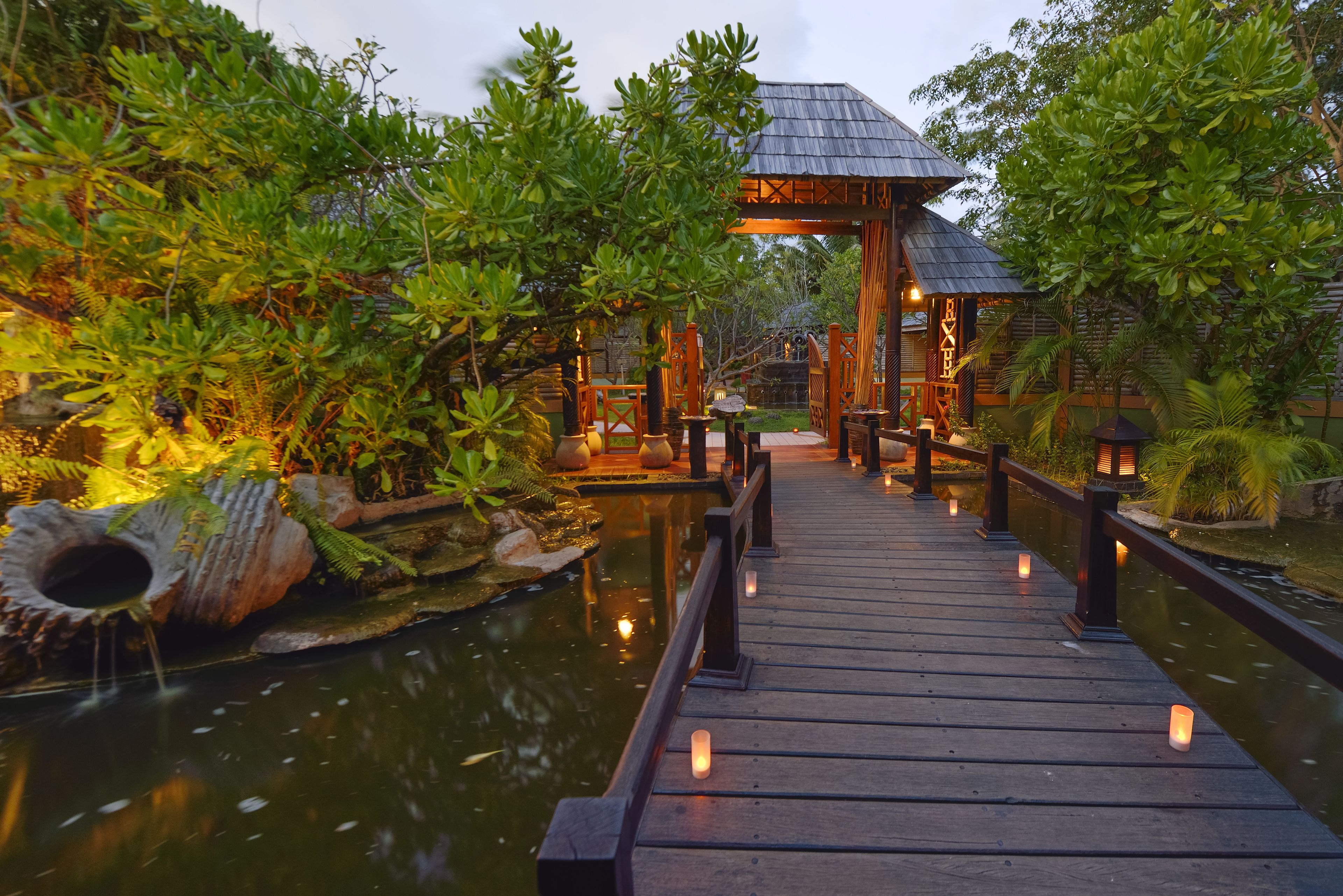 Couples treatment room(s), sauna, hot tub, body treatments, hydrotherapy