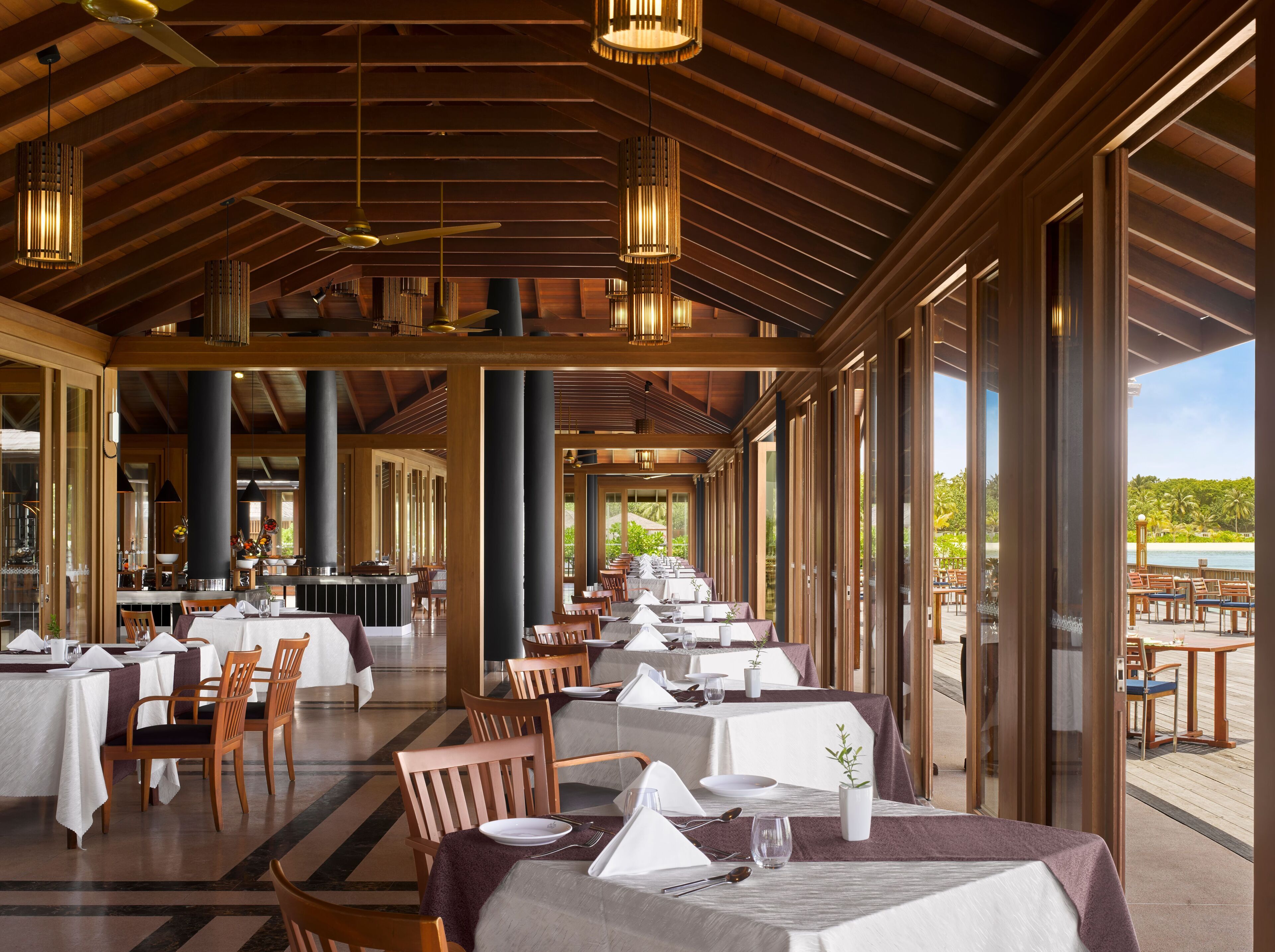 5 restaurants, breakfast, lunch, dinner served; international cuisine