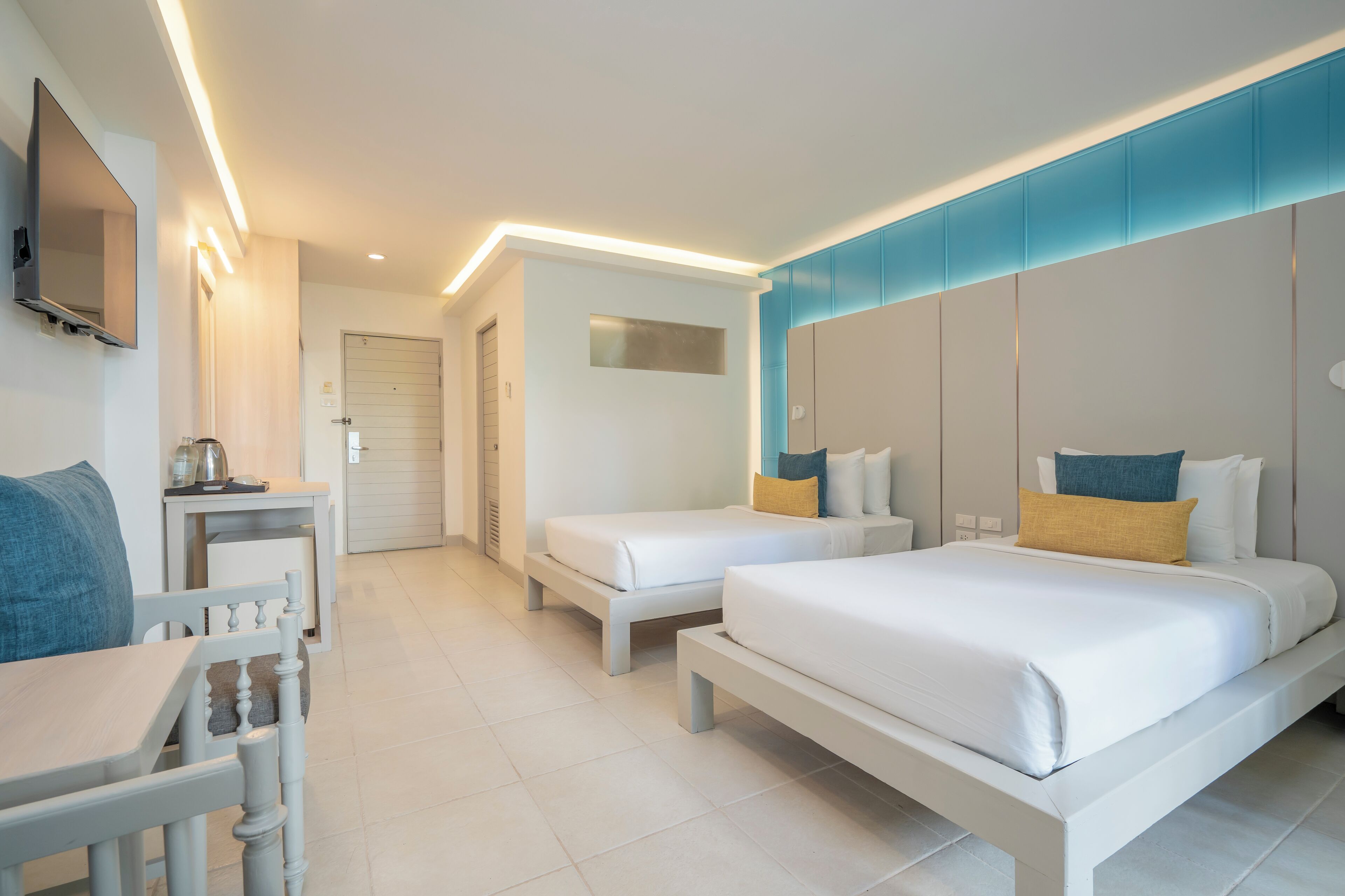 Superior Room - Street View | Minibar, in-room safe, free WiFi, bed sheets