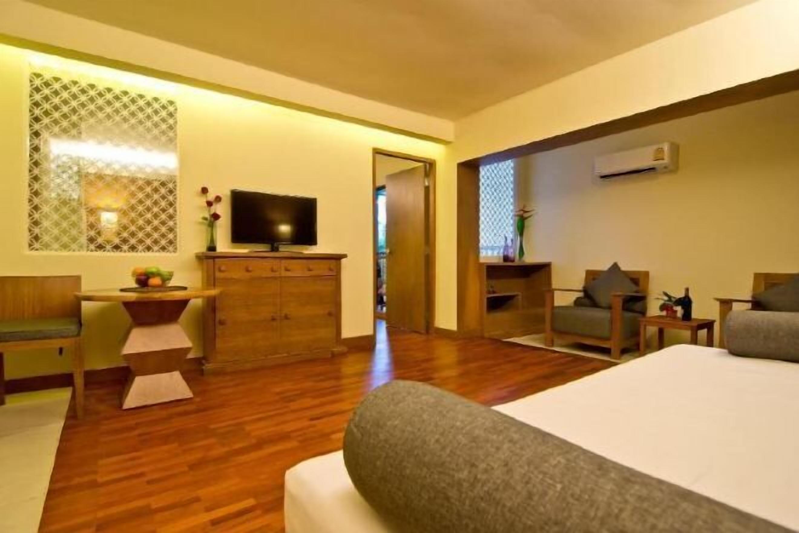 Een minibar, een kluis op de kamer, gratis wifi, beddengoed