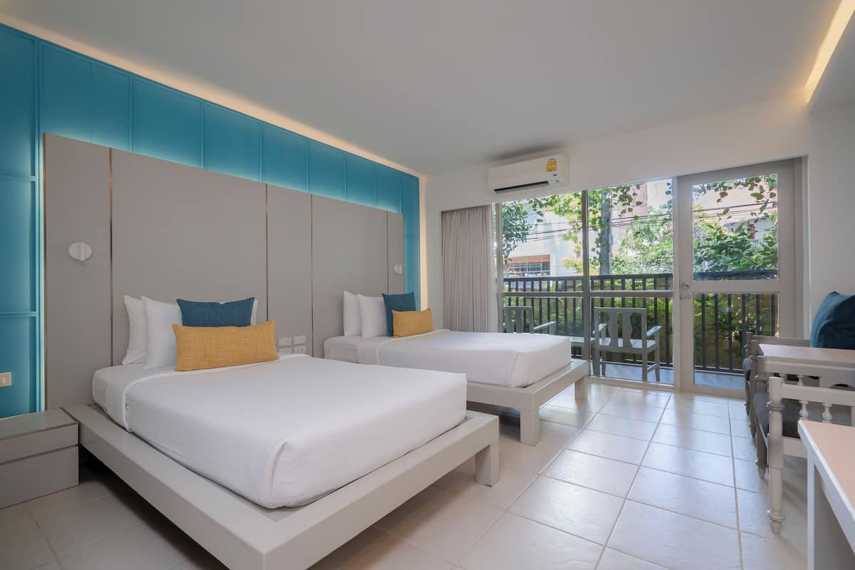 Superior Room - Street View | Minibar, in-room safe, free WiFi, bed sheets