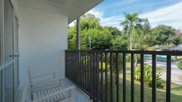 Superior-Zimmer, Poolblick | Ausblick vom Zimmer