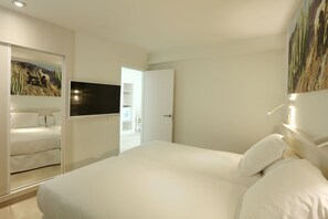 Een minibar, een kluis op de kamer, individueel gedecoreerd