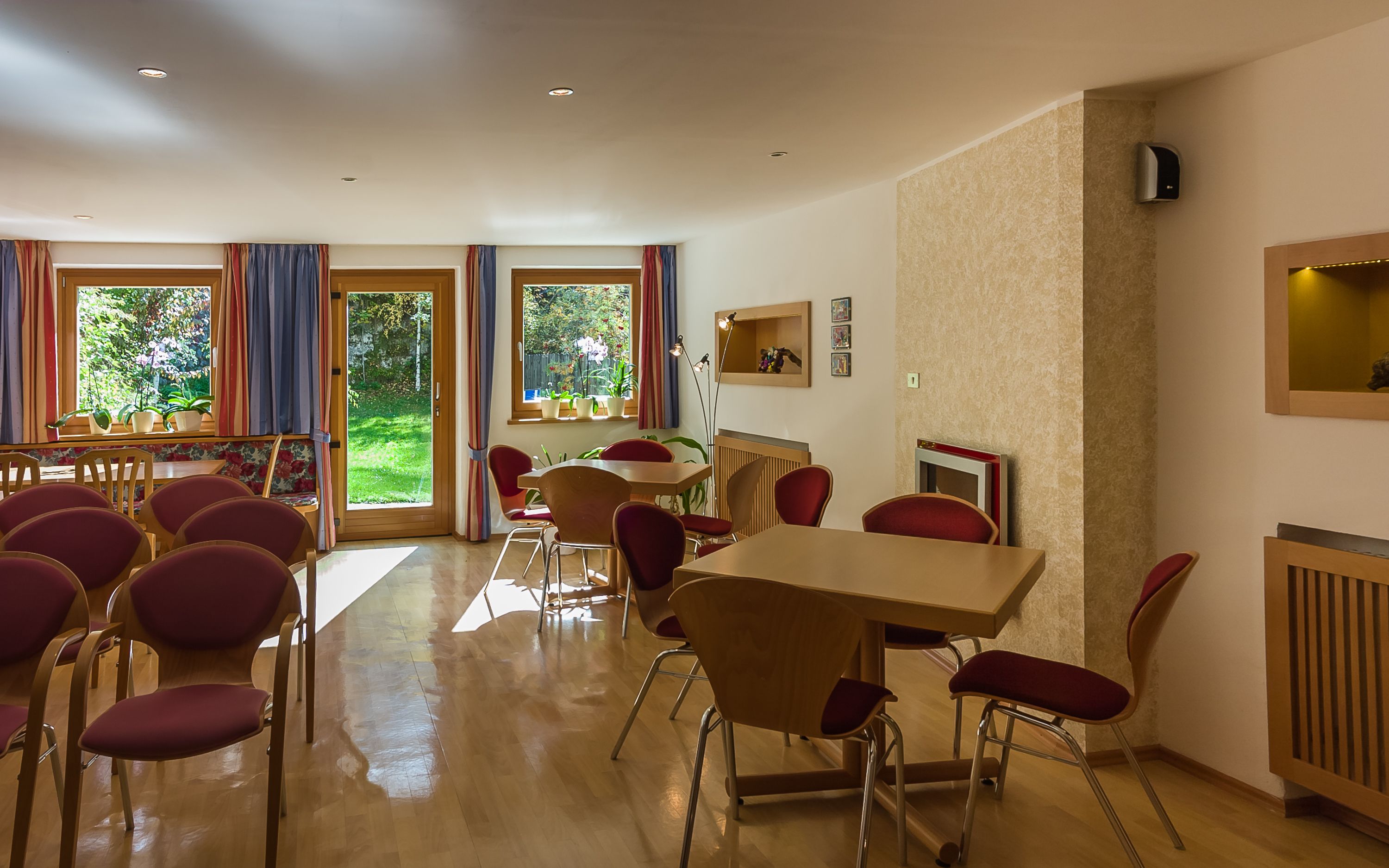 breakfast and dinner served