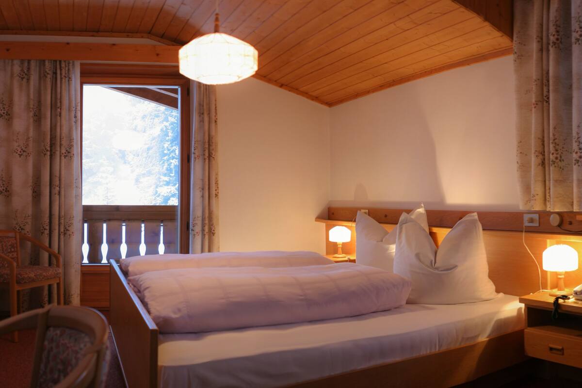 premium bedding, in-room safe, individually furnished, desk