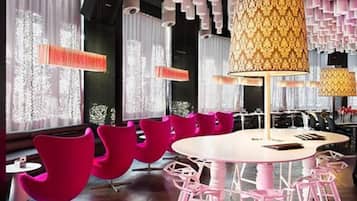 Dinner and brunch served