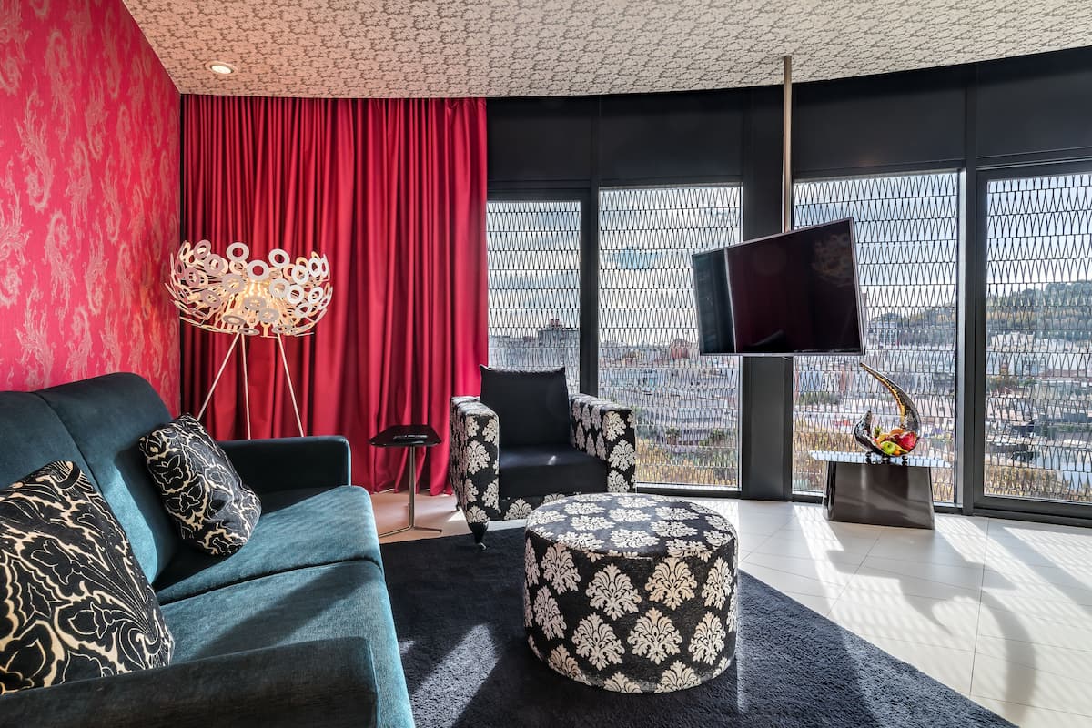 Juniorsvit | Sängtillbehör av högsta kvalitet och minibar