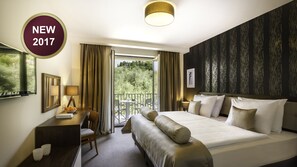 Phòng 2 giường đơn Tiêu chuẩn, ban công | Minibar, két bảo mật tại phòng, bàn 