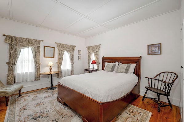 Soundproofing, iron/ironing board, free WiFi, bed sheets