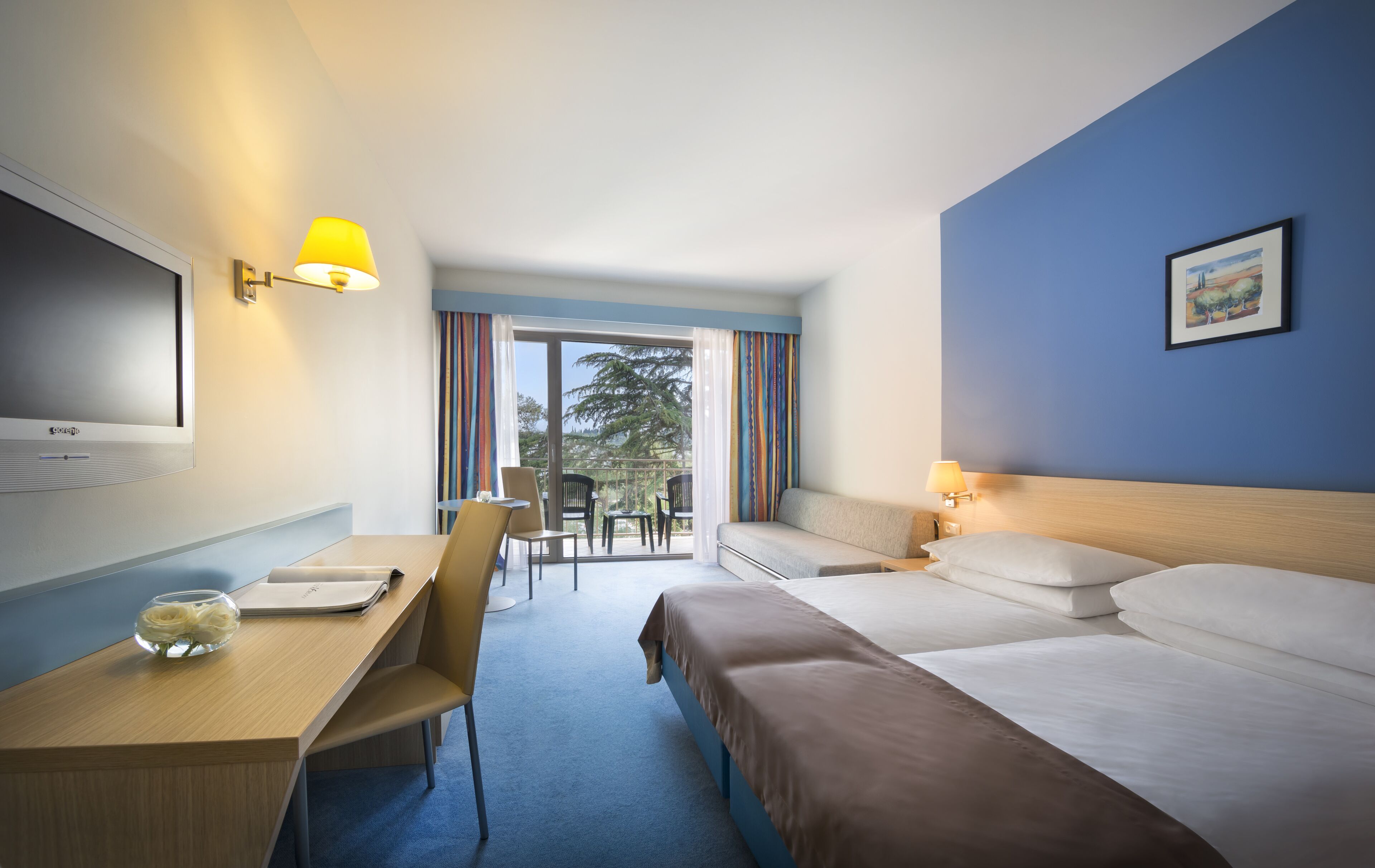 family room, balcony, park view | 1 bedroom, in-room safe, desk, cots/infant beds