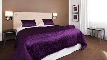 Desk, iron/ironing board, free WiFi, bed sheets