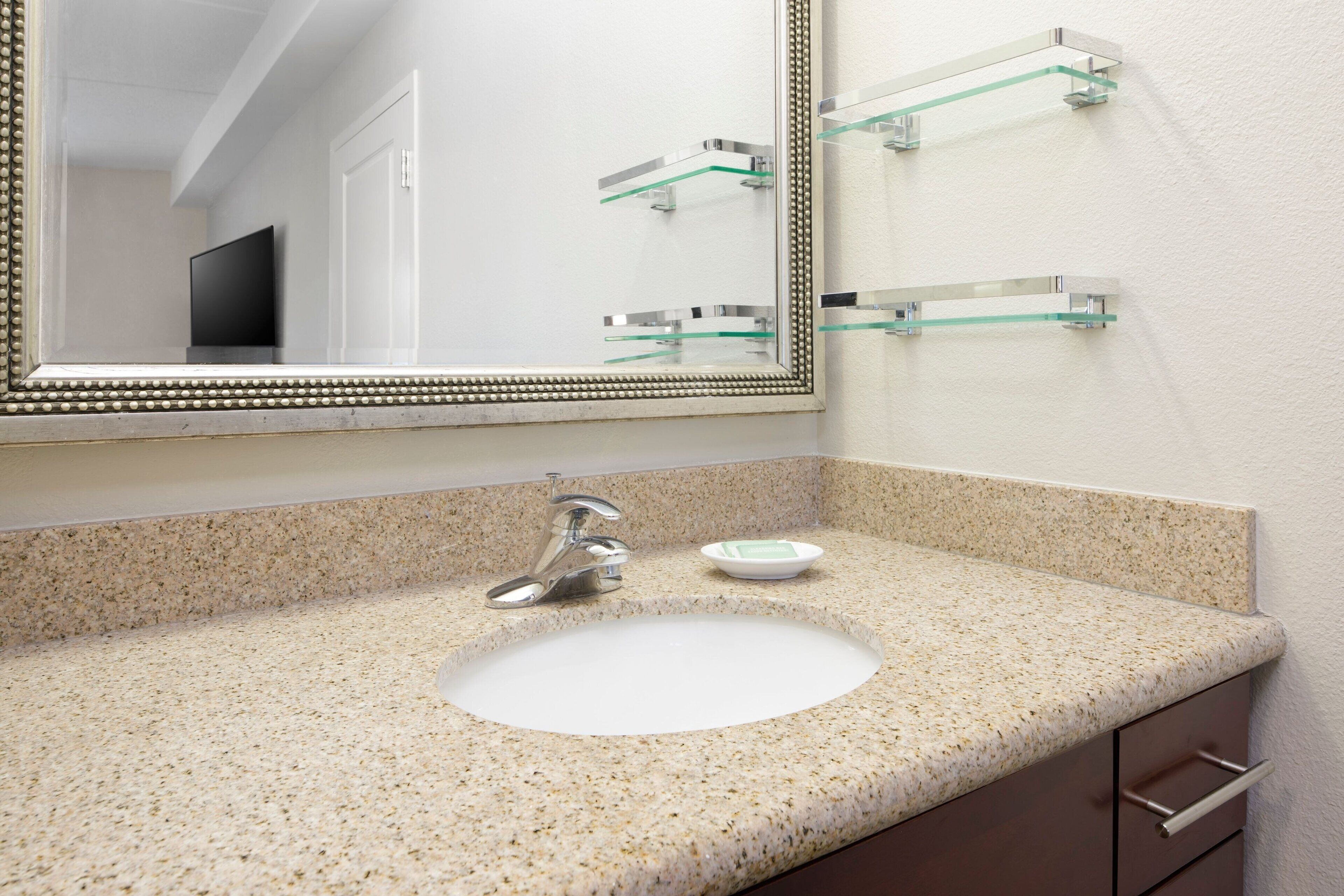 combined shower/bathtub, free toiletries, hair dryer, towels