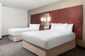 Ropa de cama de alta calidad y camas con pillow-top 