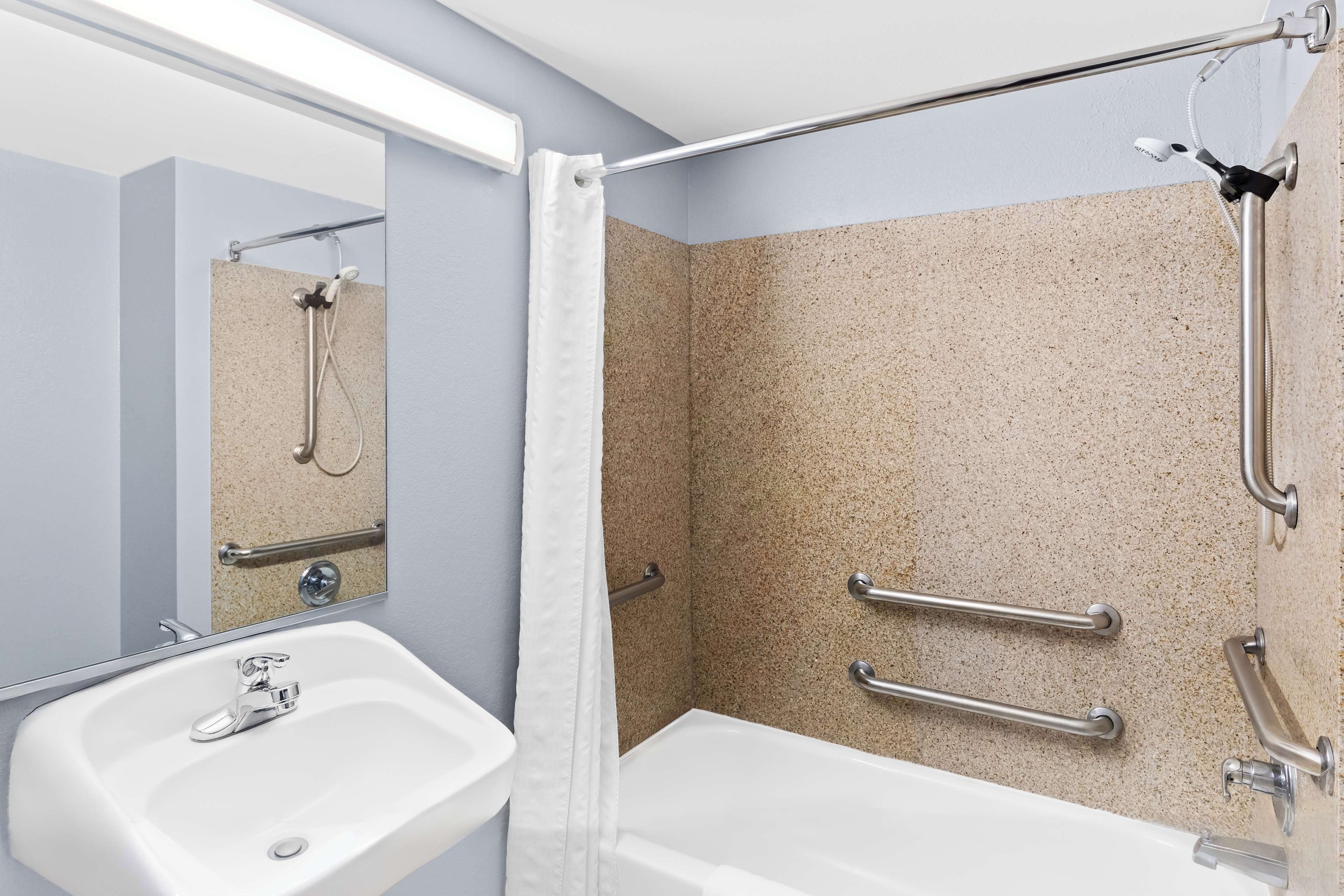 standard room, 2 queen beds, accessible, non smoking | bathroom | free toiletries, hair dryer, towels