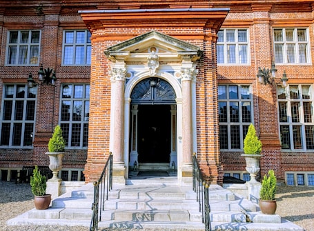 Interior entrance. Broome Park Hotel