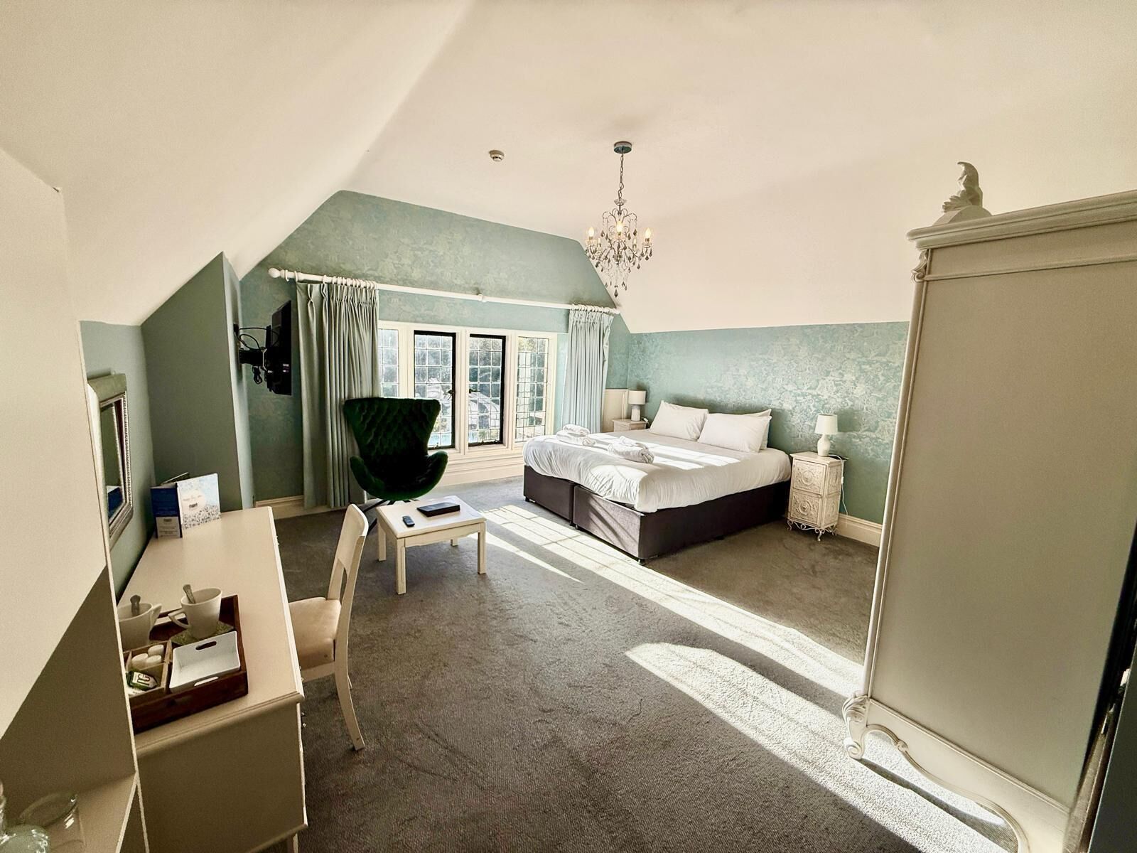 Deluxe Double Room | In-room safe, individually decorated, desk, iron/ironing board