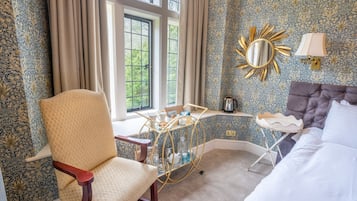 Deluxe Double Room | 1 bedroom, in-room safe, individually decorated, desk