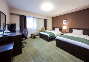 Desk, blackout drapes, iron/ironing board, free WiFi