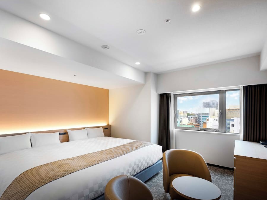 Variable Room, Non Smoking | Down comforters, in-room safe, blackout drapes, iron/ironing board