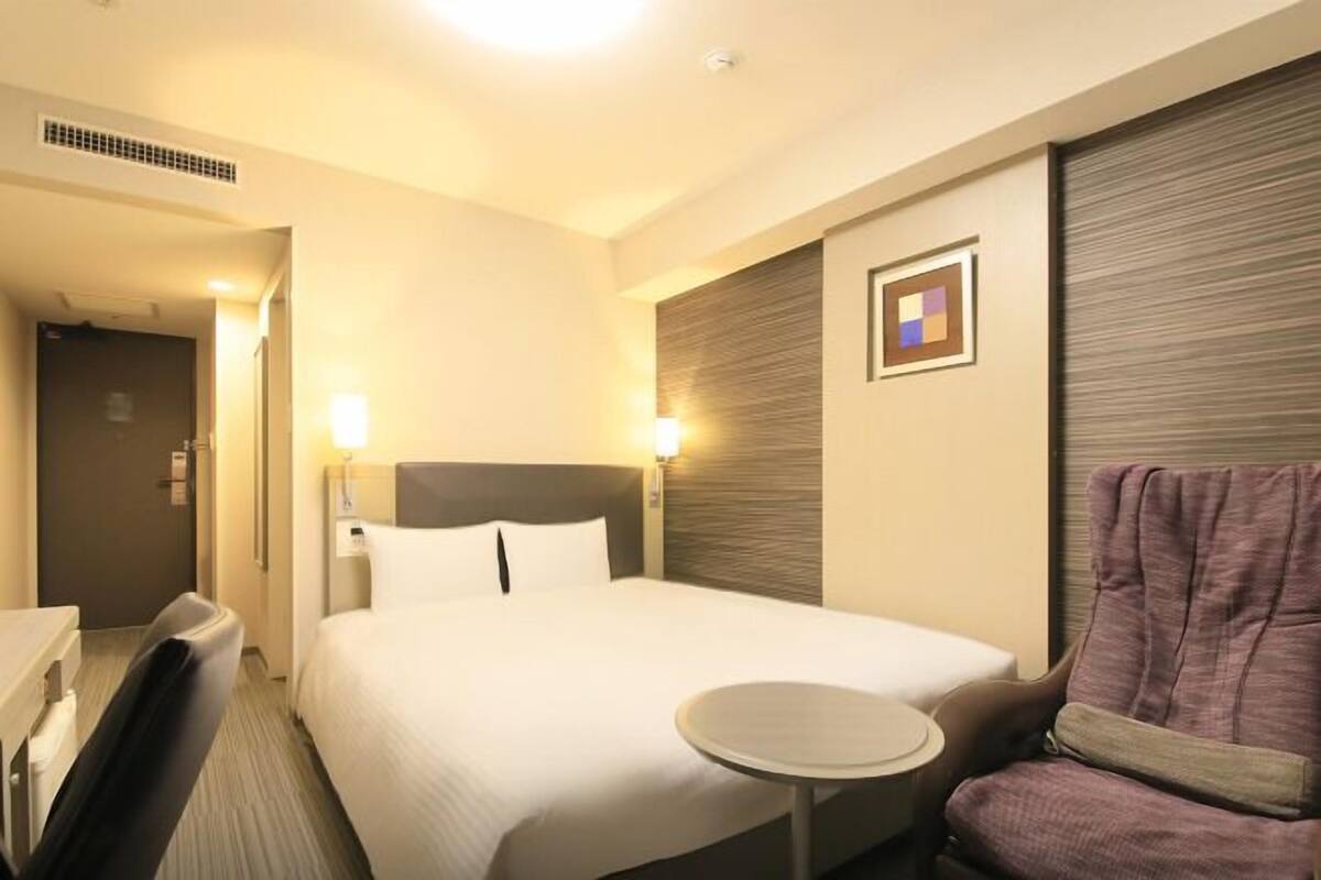 Desk, blackout curtains, iron/ironing board, free WiFi