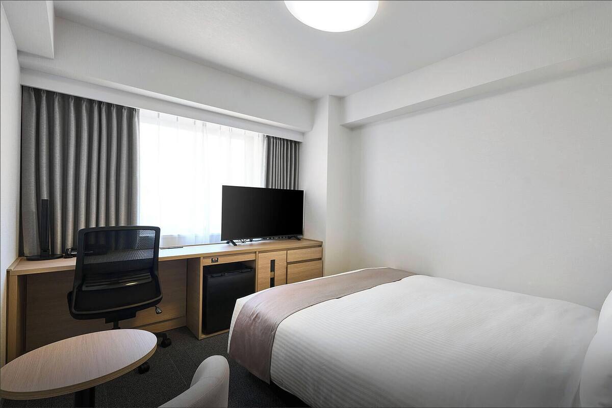 Quarto casal standard, para não fumantes | Edredons de pluma, cortinas blackout, ferros/tábuas de passar roupa
