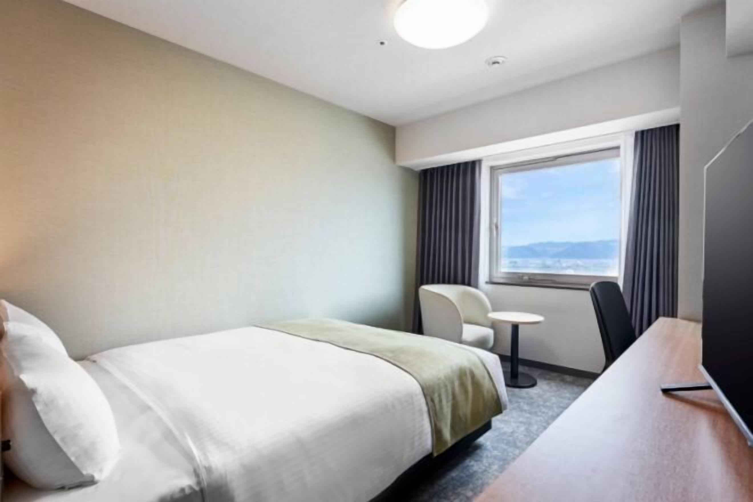 Premium bedding, in-room safe, desk, blackout curtains