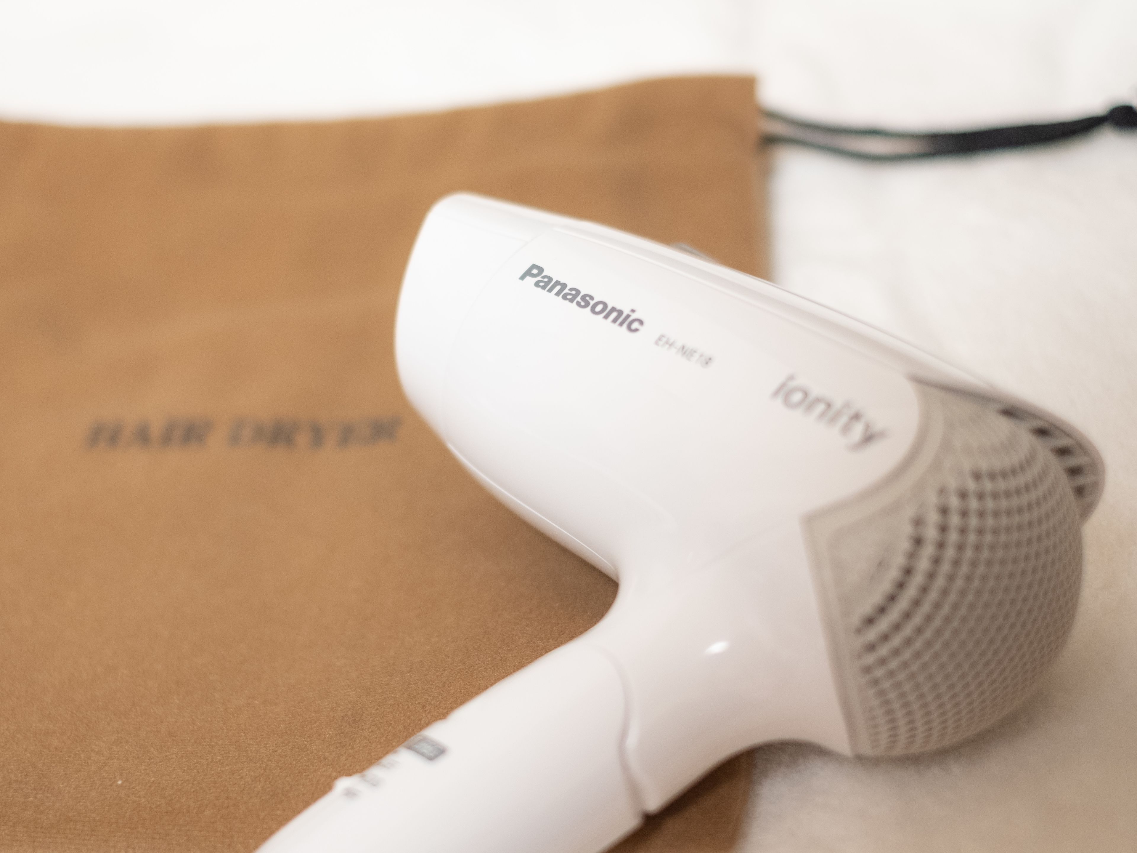 combined shower/bathtub, deep-soaking bathtub, free toiletries