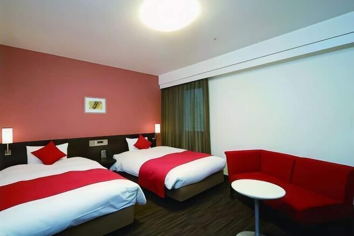 Desk, blackout drapes, iron/ironing board, free WiFi