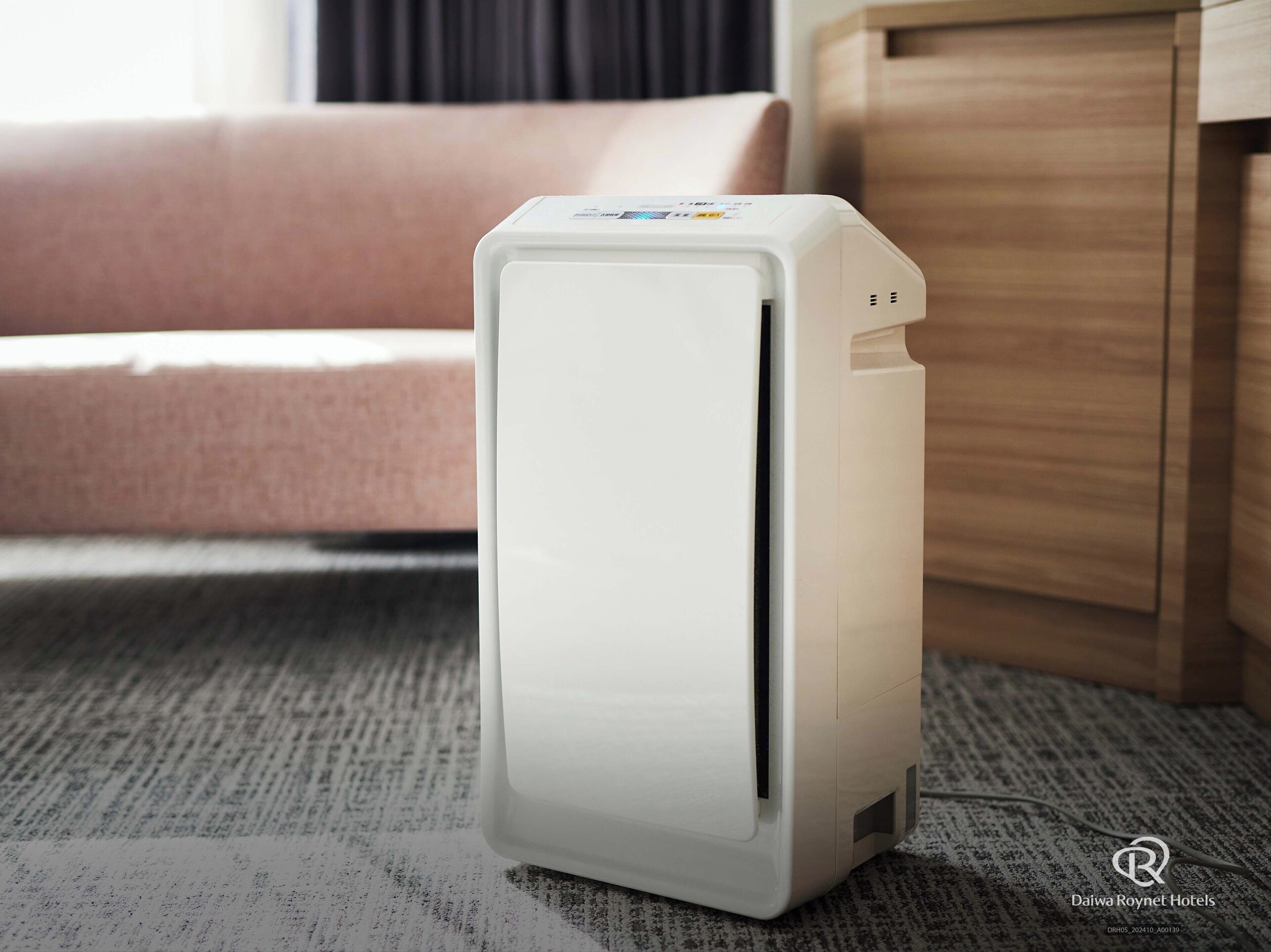 1 bedroom, down duvets, desk, laptop workspace