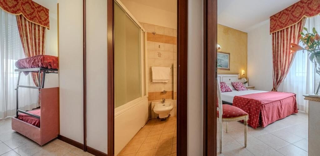 Quadrupla Junior | Minibar, una cassaforte in camera, una scrivania, postazione laptop