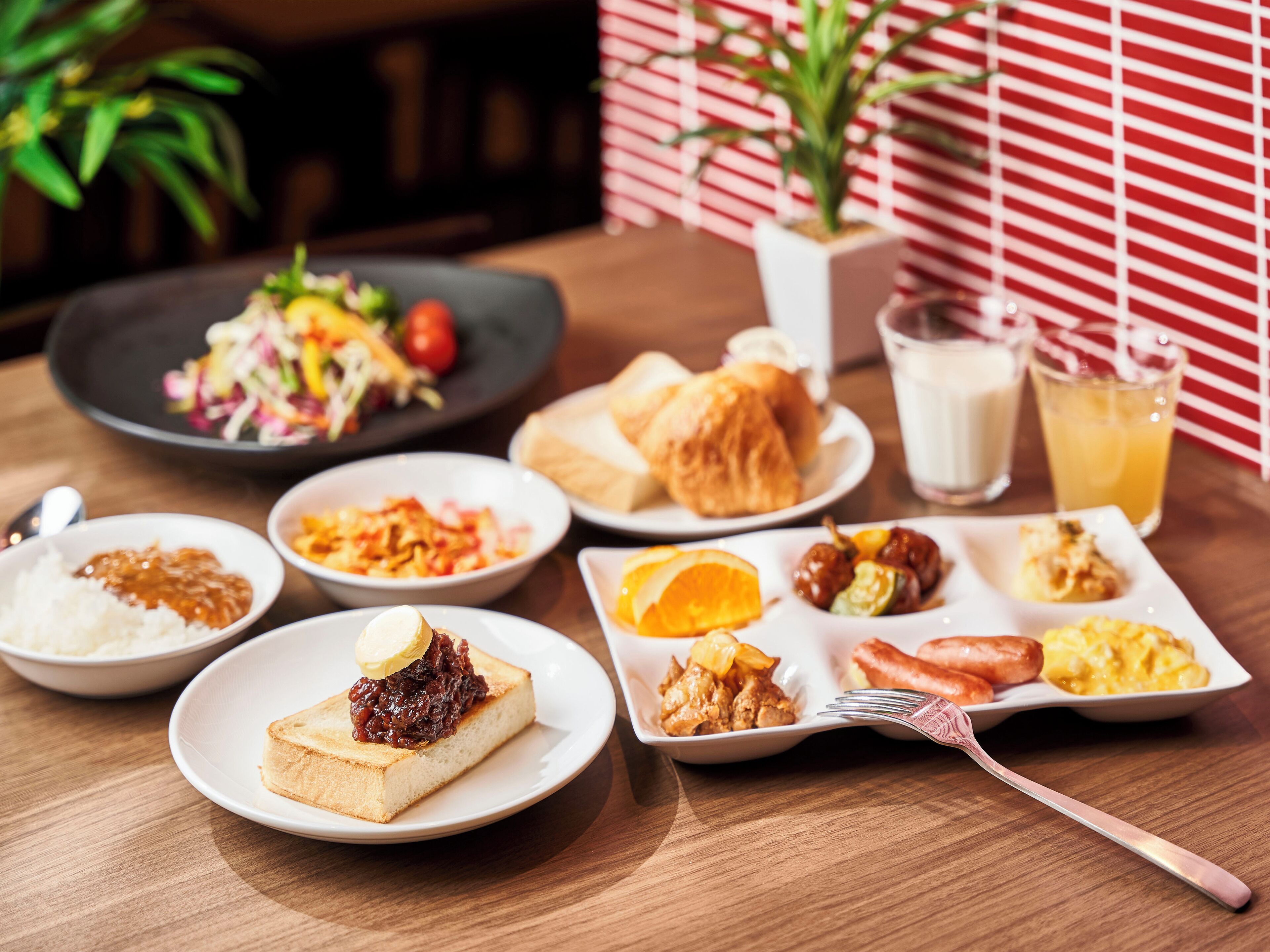 daily buffet breakfast (jpy 1650 per person)