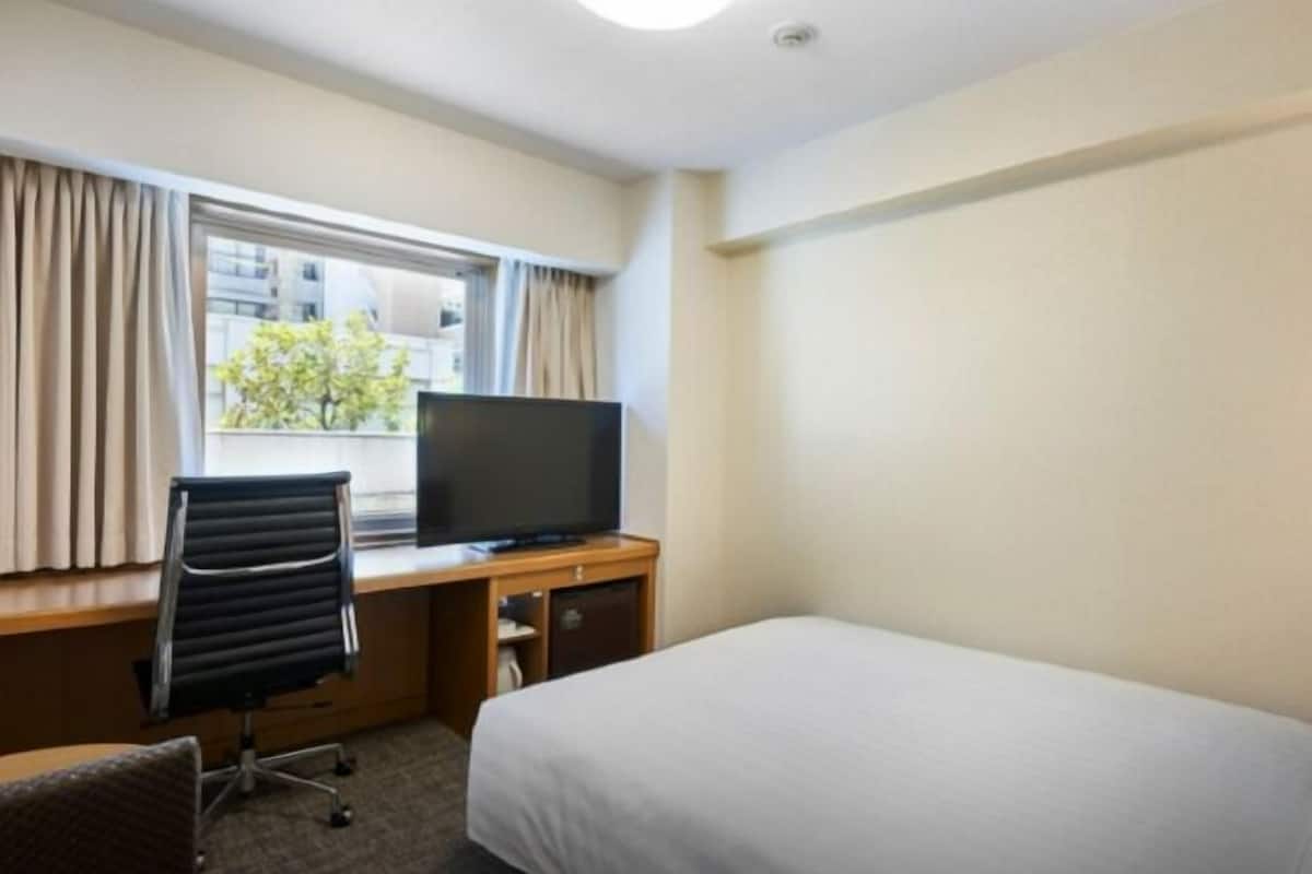Desk, blackout curtains, iron/ironing board, free WiFi