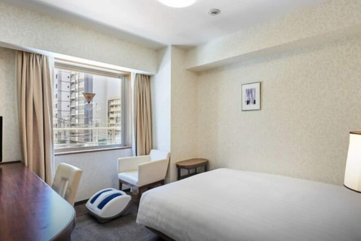 Desk, blackout curtains, iron/ironing board, free WiFi