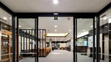 Pintu masuk properti