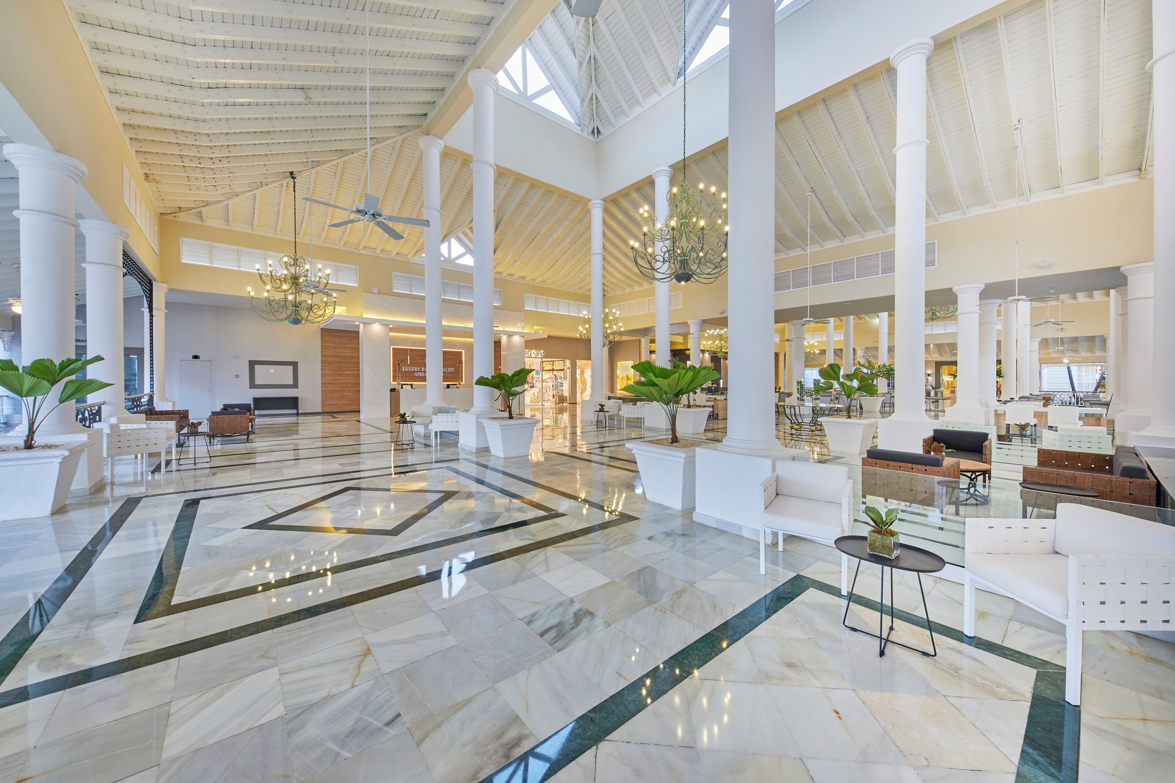 8 baaria, 2 allasbaaria, 3 rantabaaria, uima-allasbaari