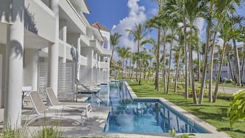 Private pool
