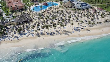 Private beach, white sand, beach umbrellas, beach towels