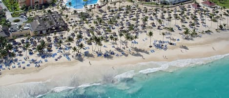 Private beach, white sand, beach umbrellas, beach towels