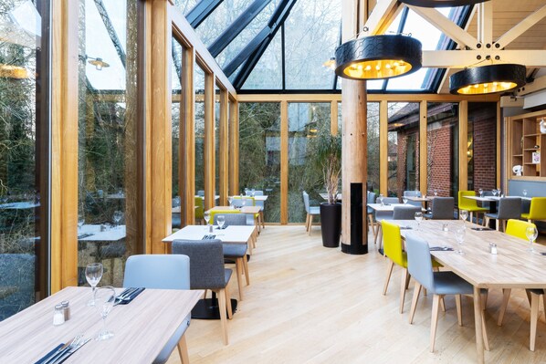 Frühstück und Abendessen, internationale Küche