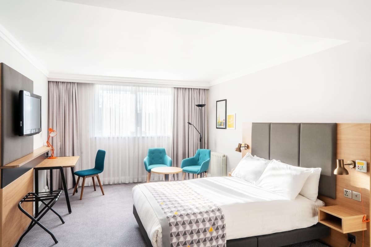 Hypo-allergenic bedding available, minibar, in-room safe, desk