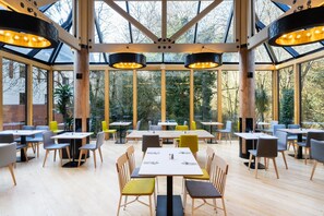 Breakfast and dinner served - Holiday Inn Hemel Hempstead M1, Jct. 8 by IHG (Hemel Hempstead)