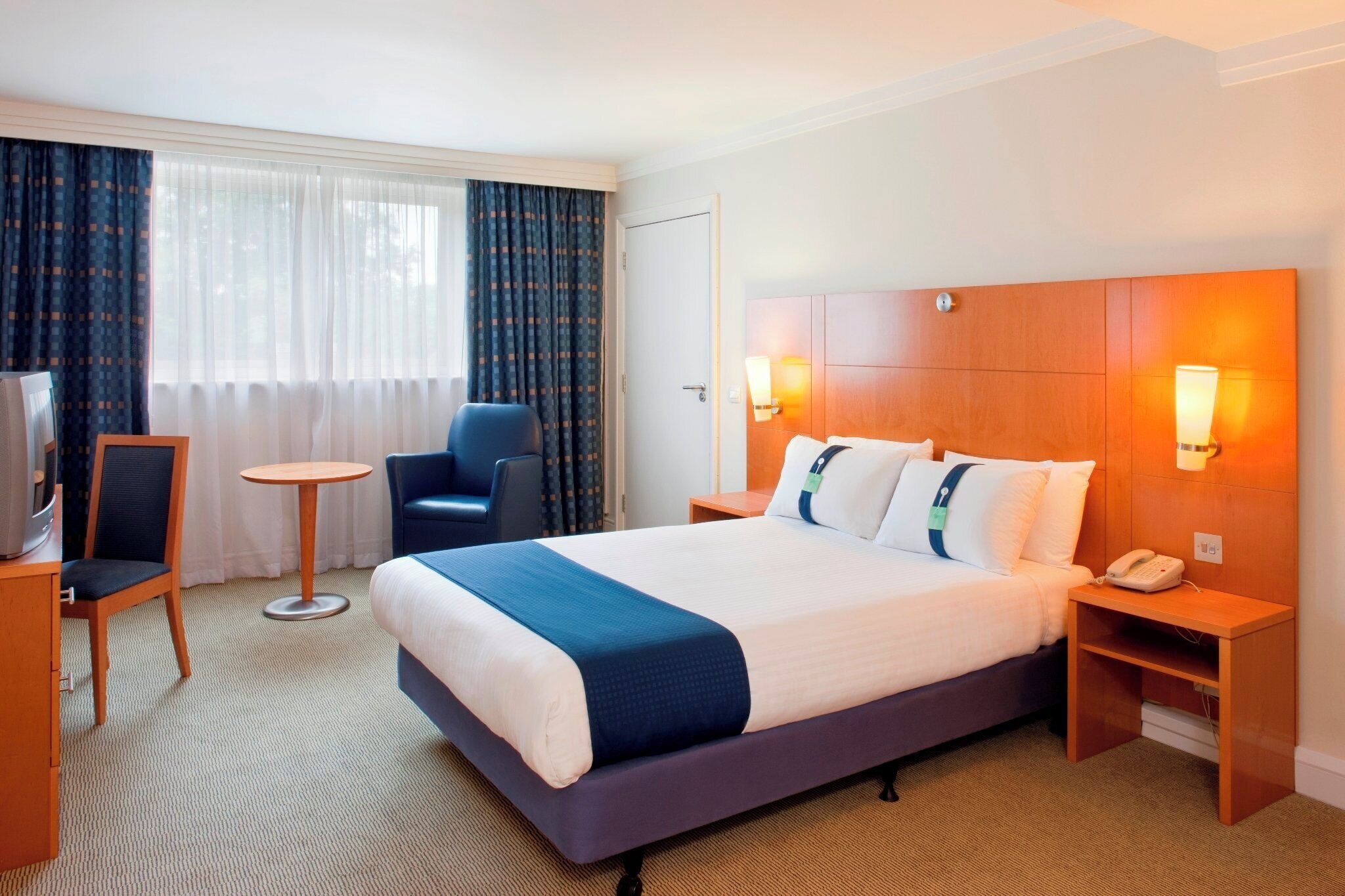 Ropa de cama hipoalergénica y minibar 