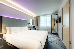 Standard Double Room | Blackout drapes, soundproofing, iron/ironing board, free WiFi