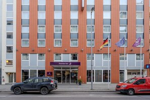 Exterior - Premier Inn Berlin City Centre (Berlin)