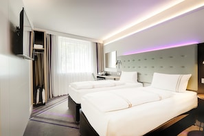 Standard Twin Room | 1 bilik tidur, peti besi dalam bilik, langsir/tirai gelap terus