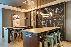 Bar (on property) - Premier Inn Berlin City Centre (Berlin)