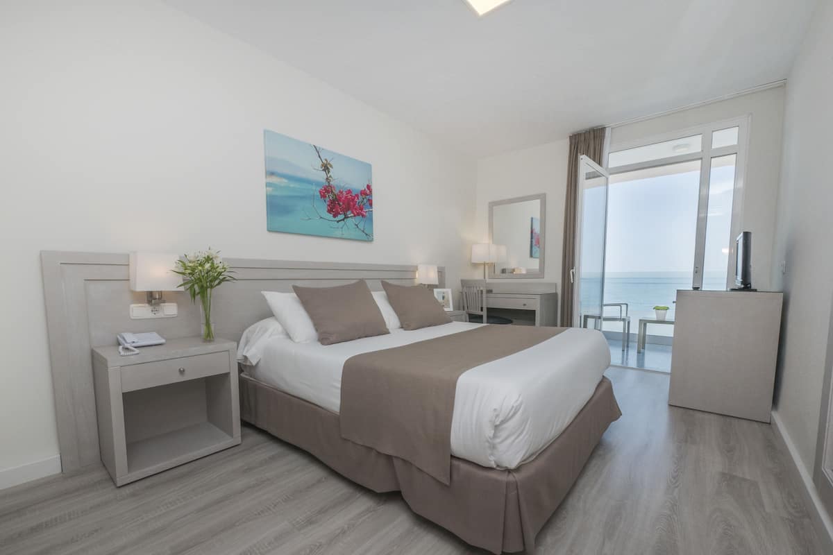 1 bedroom, in-room safe, desk, soundproofing