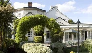 Exterior - Monkey Island Hotel (Maidenhead)