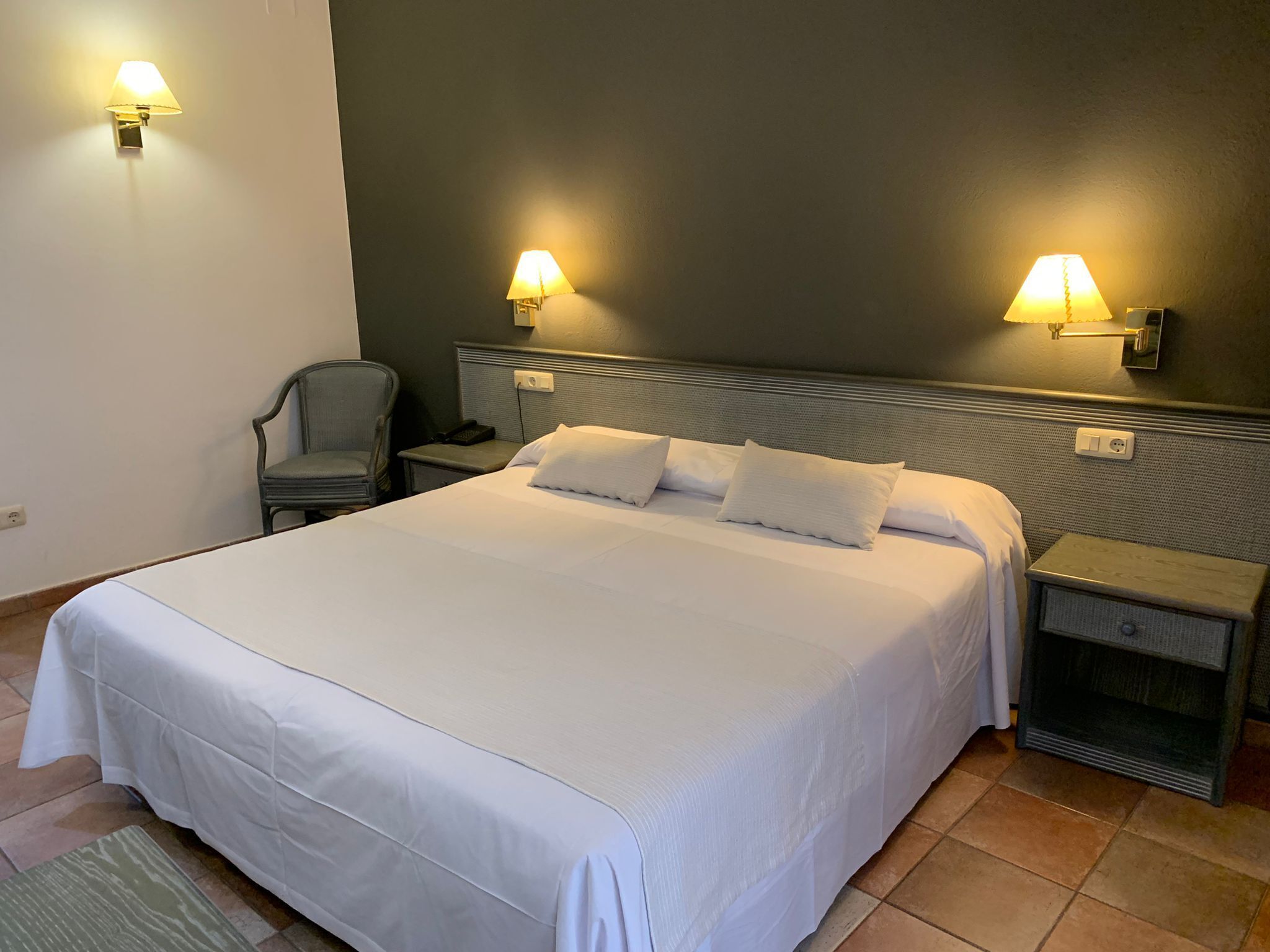 Minibar, in-room safe, desk, laptop workspace