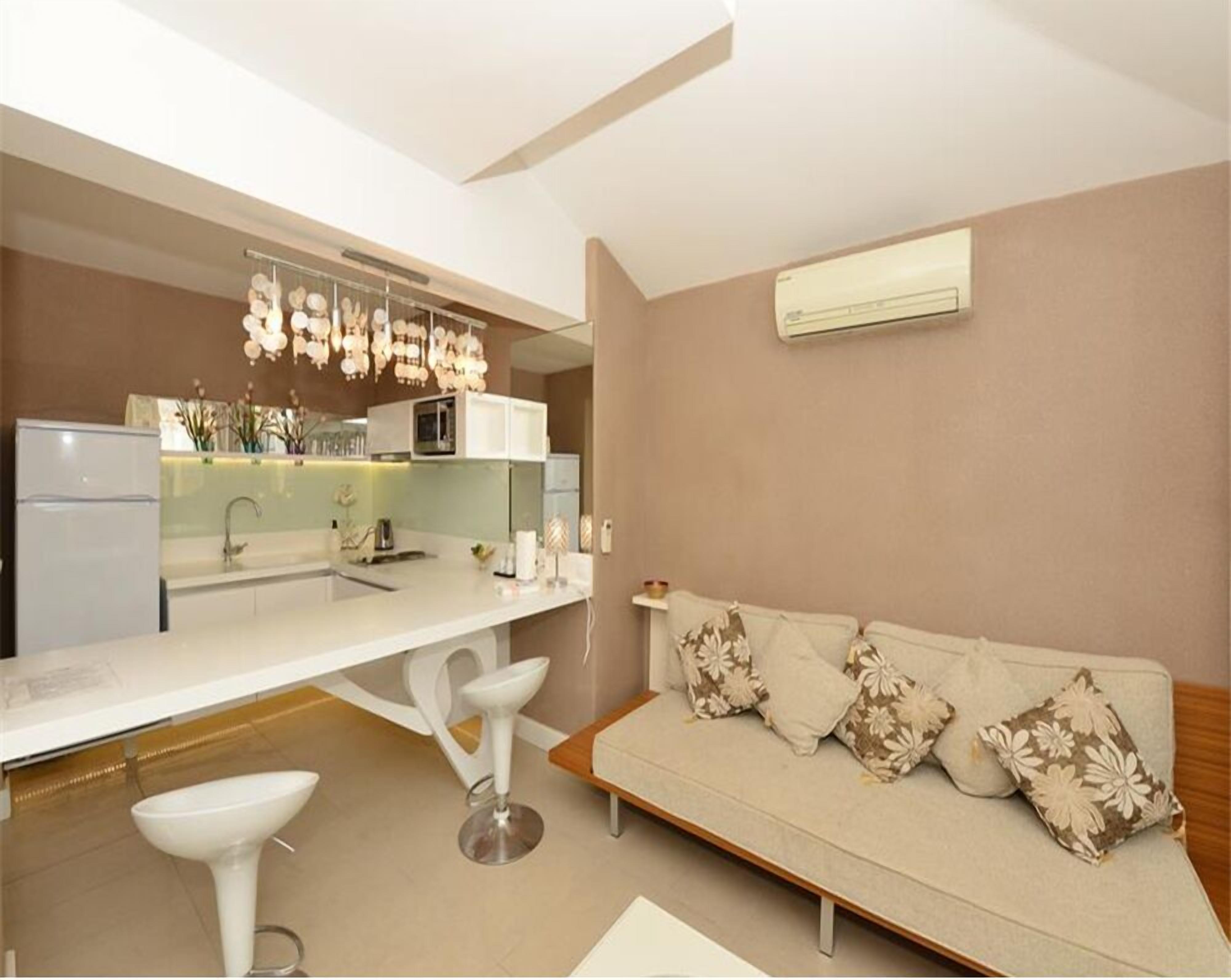 deluxe condo | private kitchen | coffee/tea maker